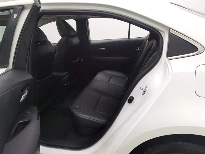 🚗 2021 Toyota Corolla Hybrid – 43k km