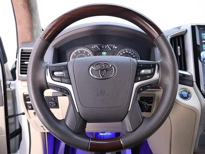 🚙 2019 Toyota Land Cruiser 4.0L GX-R (Mideast) – 103k km