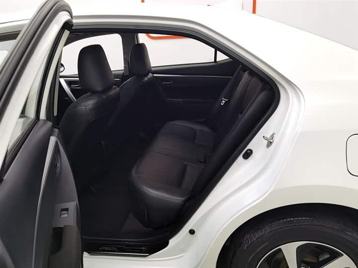 🚗 2017 Toyota Levin Hybrid – 59k km