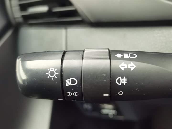 2017 Toyota Yaris 1.5L CVT – Super Fuel Efficient, White, Low Price