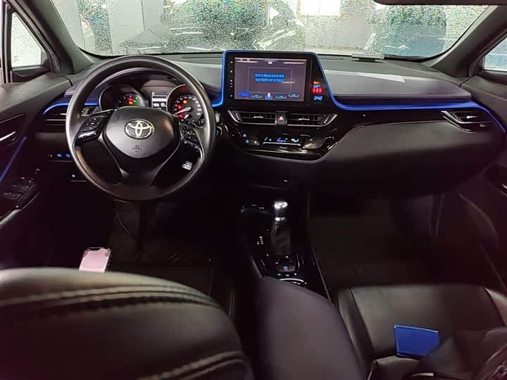 🚗 2018 Toyota C-HR 2.0L – 124k km