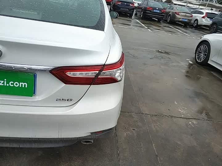 🚗 2018 Toyota Camry 2.5G Luxury – 119k km