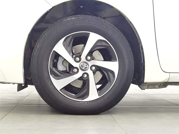 🚗 2017 Toyota Levin Hybrid – 59k km