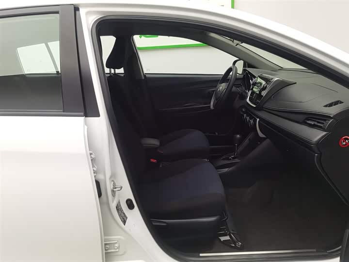 2017 Toyota Yaris 1.5L CVT – Super Fuel Efficient, White, Low Price