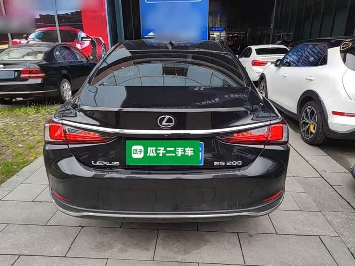 Lexus ES 2018 200 Excellence Edition - 0 Transfers · Luxury Comfort · High Value