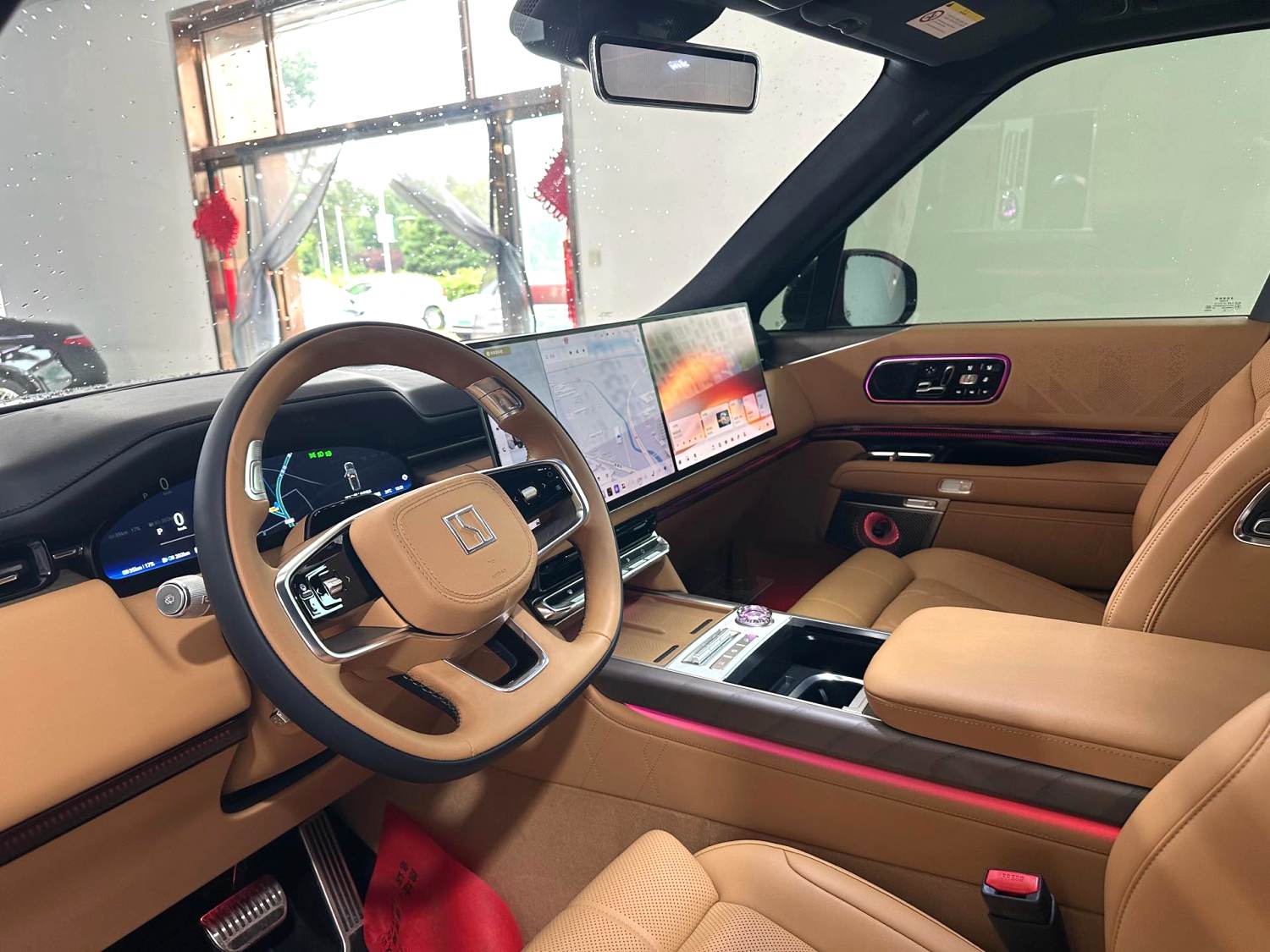2025 ZEEKR 9X 2.0T Hyper Edition 70kWh PHEV – 14,000 km | Black/Beige | 0 Previous Owners