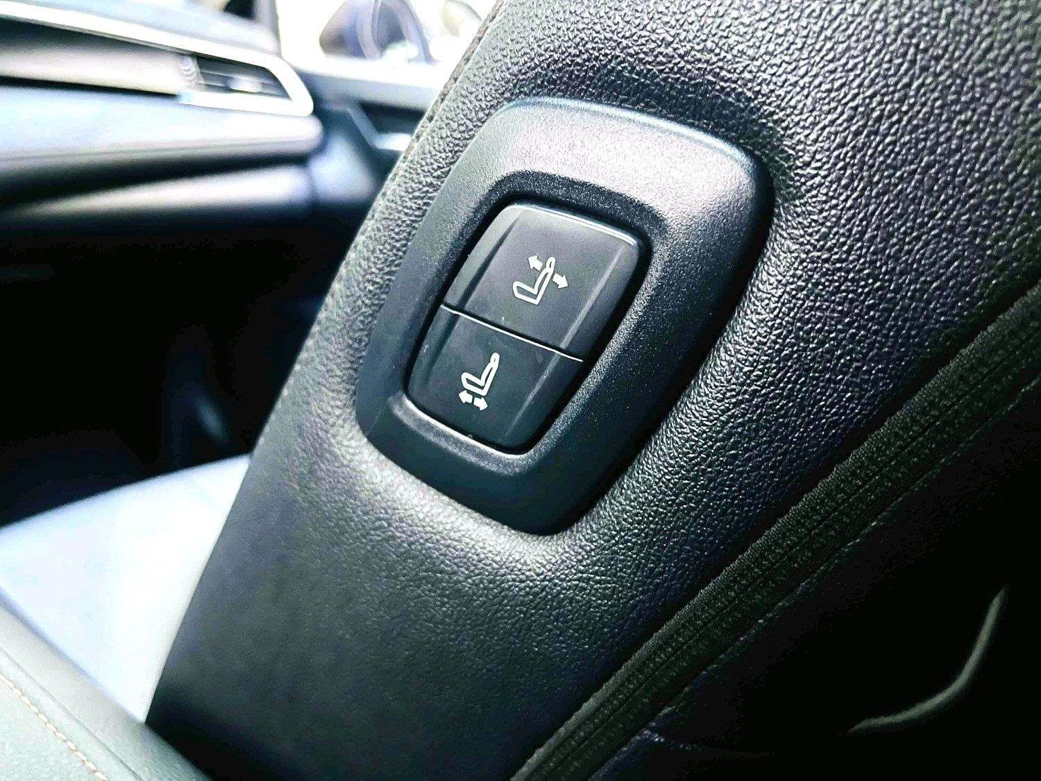 2021 Toyota Camry 2.0G CVT Luxury Edition Sedan – Black | Original Paint