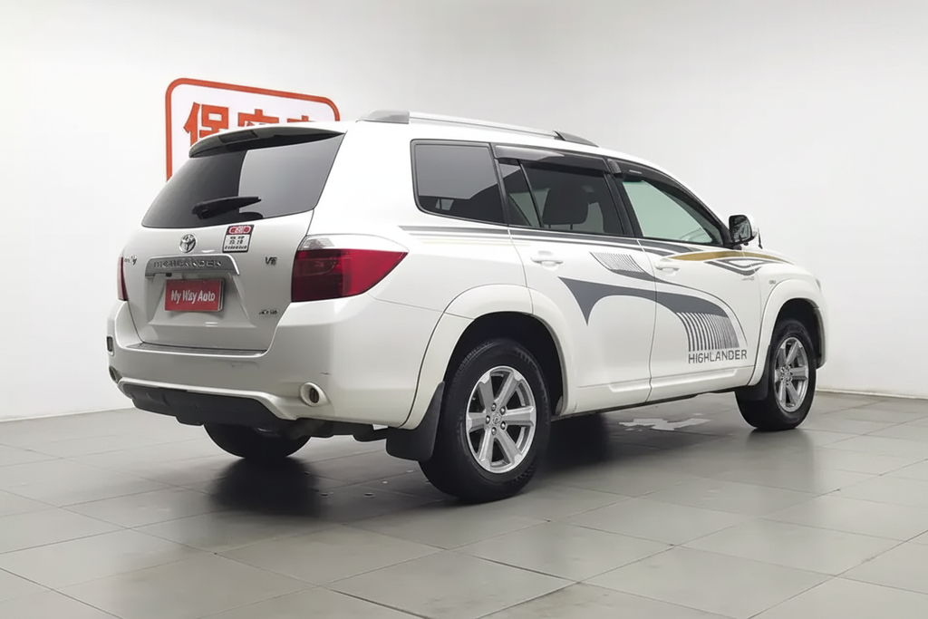 Toyota Highlander - My Way Auto 侧后方